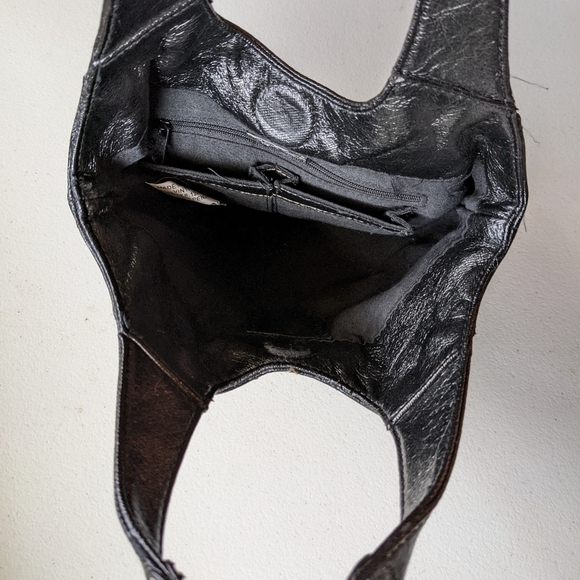 Black Rosetti Handbag With Magnetic Closure - Picture 3 of 5